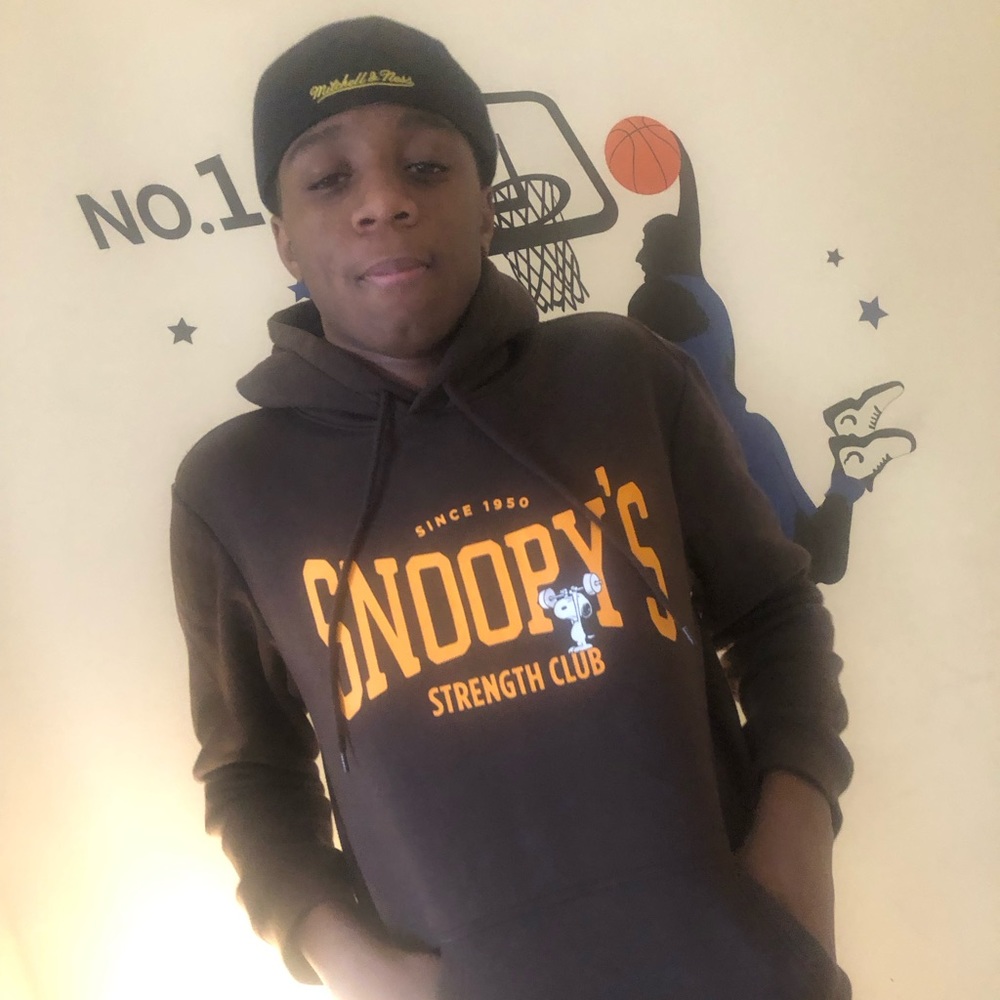 Brown Snoopy’s strength club Hoodie